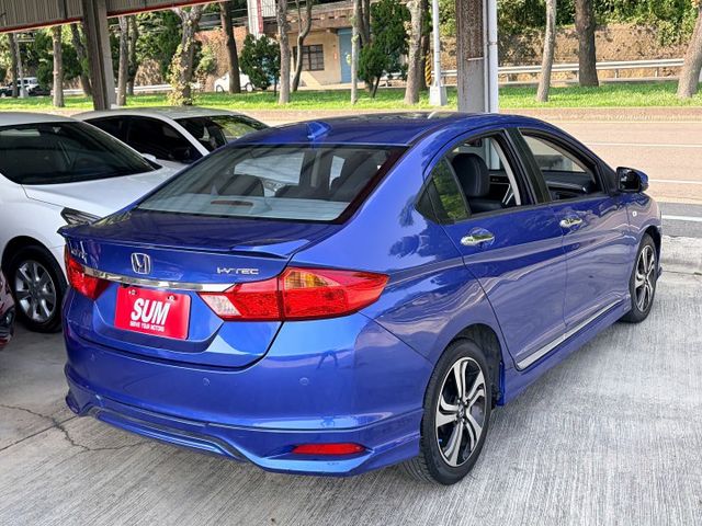 網路特價＊頂級版＊１６型小改款＊自用車低里程＊原版件＋認證車＊實車實價＊可全額貸＊6安＊導航＊定速＊快撥＊  第4張相片