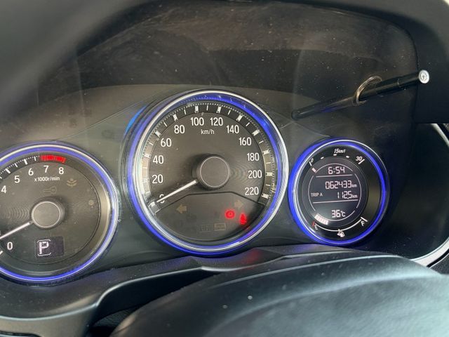 網路特價＊頂級版＊１６型小改款＊自用車低里程＊原版件＋認證車＊實車實價＊可全額貸＊6安＊導航＊定速＊快撥＊  第15張相片