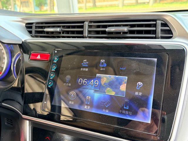 網路特價＊頂級版＊１６型小改款＊自用車低里程＊原版件＋認證車＊實車實價＊可全額貸＊6安＊導航＊定速＊快撥＊  第16張相片