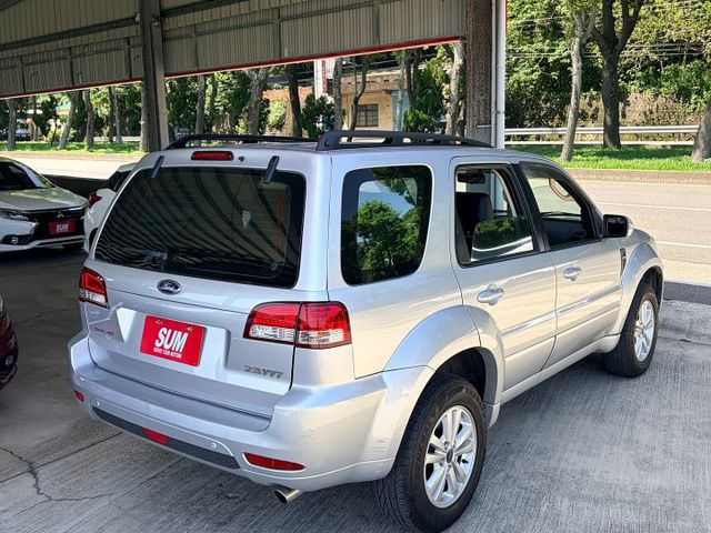 2WD小改款＊自用車＊低里程＊天窗＊定速＊恆溫＊４氣囊＊電折後視鏡＊實車在店＊可全額貸款可換車＊  第3張相片