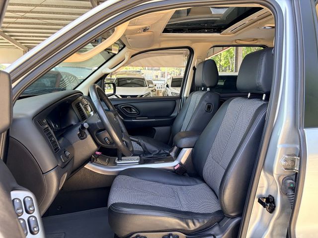 2WD小改款＊自用車＊低里程＊天窗＊定速＊恆溫＊４氣囊＊電折後視鏡＊實車在店＊可全額貸款可換車＊  第14張相片