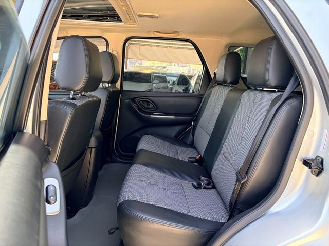 2WD小改款＊自用車＊低里程＊天窗＊定速＊恆溫＊４氣囊＊電折後視鏡＊實車在店＊可全額貸款可換車＊  第15張相片