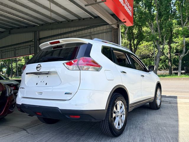 女用一手車＊室內車＊原版件＋認證車＊2WD完美影音版＊３６０環景＊車頂架＊ＩＫＥＹ＊可全額貸款可換車＊  第4張相片