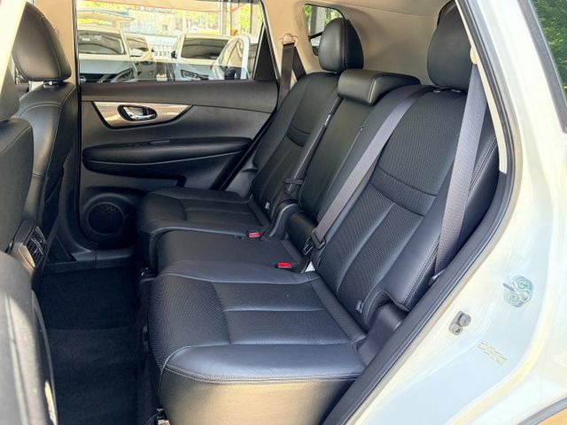 女用一手車＊室內車＊原版件＋認證車＊2WD完美影音版＊３６０環景＊車頂架＊ＩＫＥＹ＊可全額貸款可換車＊  第13張相片