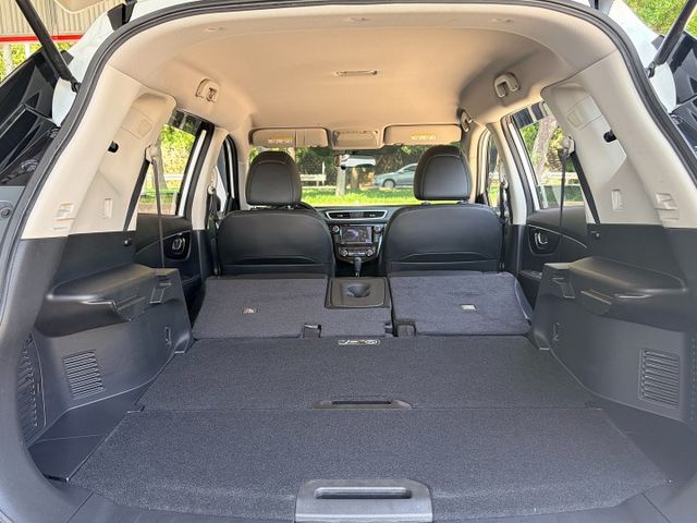 女用一手車＊室內車＊原版件＋認證車＊2WD完美影音版＊３６０環景＊車頂架＊ＩＫＥＹ＊可全額貸款可換車＊  第15張相片