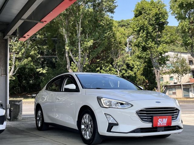 182時尚版＊渦輪＋８速＊自用一手車＊原版件＊認證車＊６安＊CARPLAY＊ＥＰＢ＊可全額貸款可換車  第4張相片
