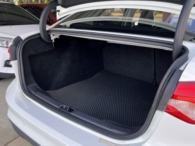 182時尚版＊渦輪＋８速＊自用一手車＊原版件＊認證車＊６安＊CARPLAY＊ＥＰＢ＊可全額貸款可換車  第8張相片