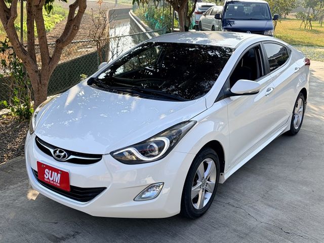 豪華型＊自用車＊原版件認證車＊升級極光版頭尾燈＊空力套件＊導航影音＊抬顯＊胎壓偵測＊可全額貸款＊實車實價在店  第2張相片