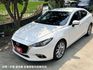 女用一手車＊尊榮安全版＊選配CARPLAY＋導航＊原版件＊認證車＊室內車＊小改款＊珍珠白＊盲點＊ＬＥＤ自動頭燈＊可全額貸  第2張縮圖