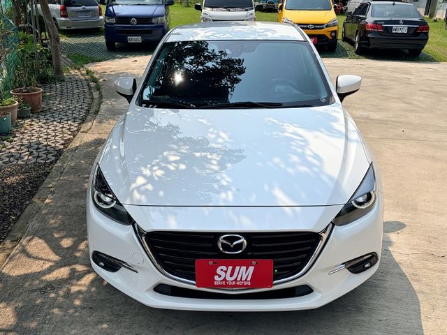 女用一手車＊尊榮安全版＊選配CARPLAY＋導航＊原版件＊認證車＊室內車＊小改款＊珍珠白＊盲點＊ＬＥＤ自動頭燈＊可全額貸  第8張相片