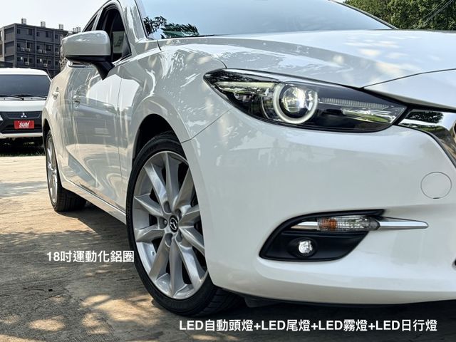 女用一手車＊尊榮安全版＊選配CARPLAY＋導航＊原版件＊認證車＊室內車＊小改款＊珍珠白＊盲點＊ＬＥＤ自動頭燈＊可全額貸  第10張相片
