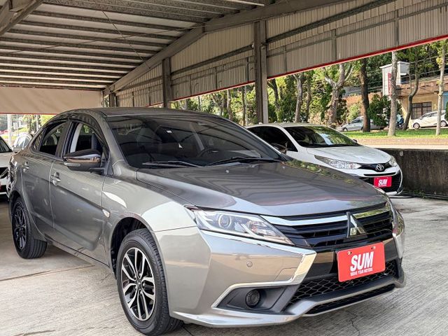 精裝特仕版＊20型小改款＊星河灰＊自用一手車＊車庫車＊原廠保養＊全車原版件＊認證車＊盲點＊安卓機＊６安＊黑化套件＊可全貸  第6張相片