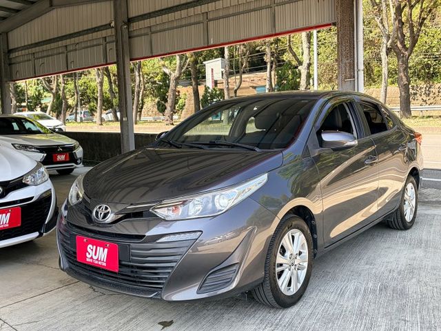 小改款＊精裝特仕版＊自用一手車＊原版件認證＊升級ＬＥＤ頭燈＊CARPLAY＊GARMIN導航＊數位電視＊倒車顯影＊ＨＵＤ  第2張相片