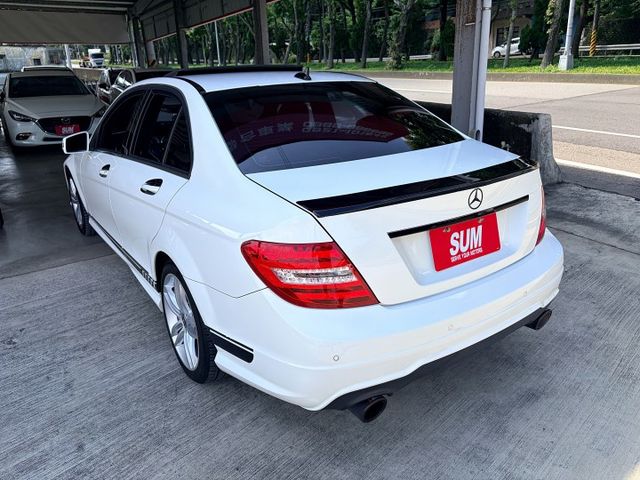 網路特價＊C250小改款＊原版件＋認證車＊ＨＫ音響＊摸門＊黑頂棚＊天窗＊ＬＥＤ頭燈＊低里程＊可全額貸款可換車  第4張相片