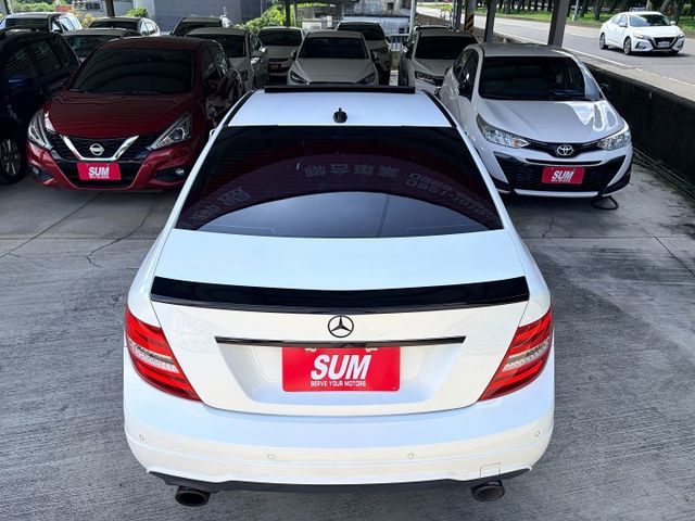 網路特價＊C250小改款＊原版件＋認證車＊ＨＫ音響＊摸門＊黑頂棚＊天窗＊ＬＥＤ頭燈＊低里程＊可全額貸款可換車  第5張相片