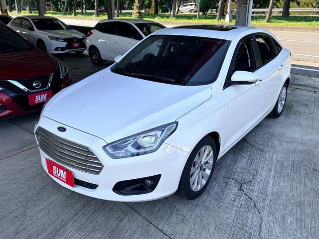 女用一手車＊頂規時尚版＊車庫車＊認證車＊天窗＊導航＊６安＊定速＊實車在店＊可全額貸款可換車＊最安全的小型房車＊網路優惠價  第2張相片
