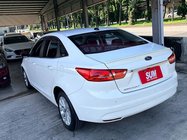 女用一手車＊頂規時尚版＊車庫車＊認證車＊天窗＊導航＊６安＊定速＊實車在店＊可全額貸款可換車＊最安全的小型房車＊網路優惠價  第4張相片