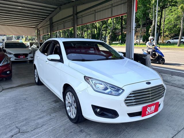 女用一手車＊頂規時尚版＊車庫車＊認證車＊天窗＊導航＊６安＊定速＊實車在店＊可全額貸款可換車＊最安全的小型房車＊網路優惠價  第5張相片
