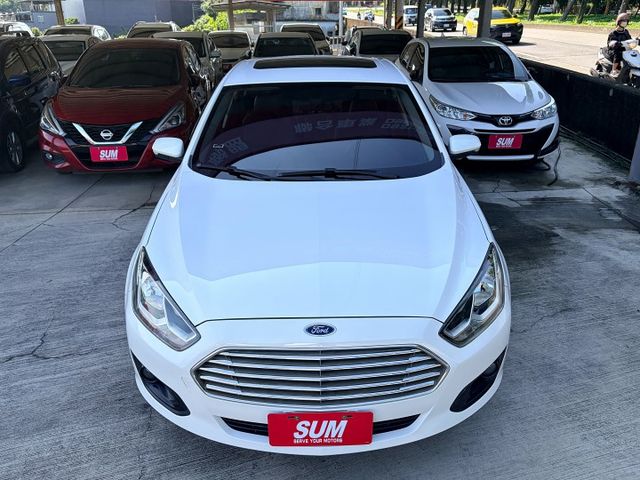 女用一手車＊頂規時尚版＊車庫車＊認證車＊天窗＊導航＊６安＊定速＊實車在店＊可全額貸款可換車＊最安全的小型房車＊網路優惠價  第6張相片