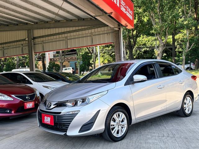 稀有頂級版＊自用一手車＊原廠保養＊原版件＊認證車＊室內車＊定速＊運動模式＊７安＊透氣皮革＊可全額貸款＊極光銀新色＊小改款  第2張相片