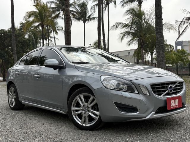 十多萬入手瑞典國寶 VOLVO S60 柴油  目前自駕中  安全 省油 扭力又大 加速感十足  第2張相片