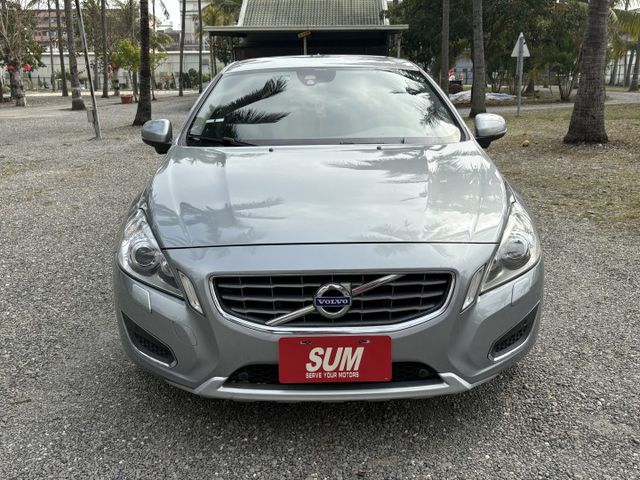 十多萬入手瑞典國寶 VOLVO S60 柴油  目前自駕中  安全 省油 扭力又大 加速感十足  第3張相片