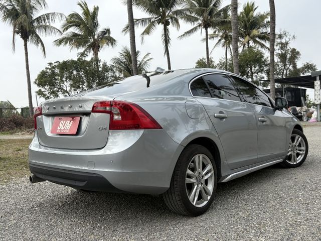 十多萬入手瑞典國寶 VOLVO S60 柴油  目前自駕中  安全 省油 扭力又大 加速感十足  第18張相片