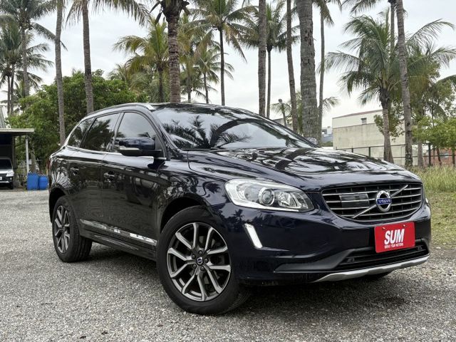 XC60 旗艦版 全景天窗 車道偏移 ACC跟車 換檔快撥  原廠保養  第2張相片