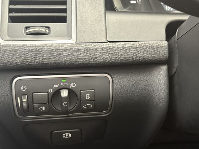XC60 旗艦版 全景天窗 車道偏移 ACC跟車 換檔快撥  原廠保養  第5張相片