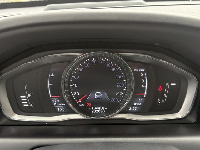 XC60 旗艦版 全景天窗 車道偏移 ACC跟車 換檔快撥  原廠保養  第8張相片