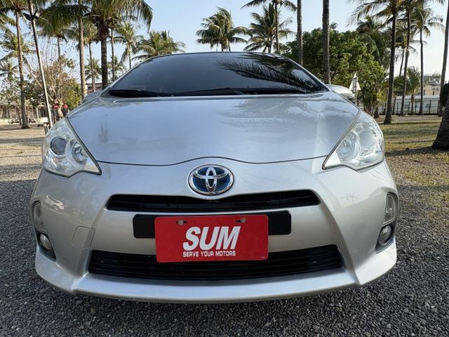 PRIUS C 1.5 油電車 十多萬即可入手 14萬時換過大電池 一手車 認證車 原版件 原廠保養 車況很好!!  第3張相片