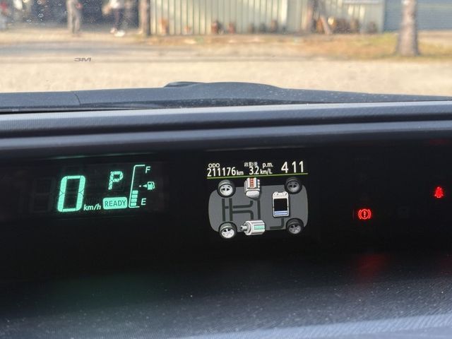 PRIUS C 1.5 油電車 十多萬即可入手 14萬時換過大電池 一手車 認證車 原版件 原廠保養 車況很好!!  第8張相片
