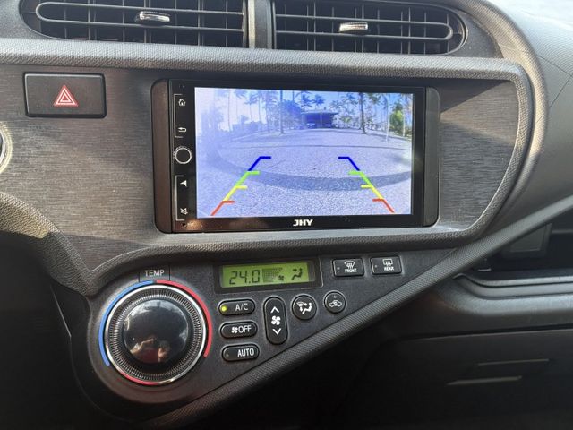 PRIUS C 1.5 油電車 十多萬即可入手 14萬時換過大電池 一手車 認證車 原版件 原廠保養 車況很好!!  第9張相片