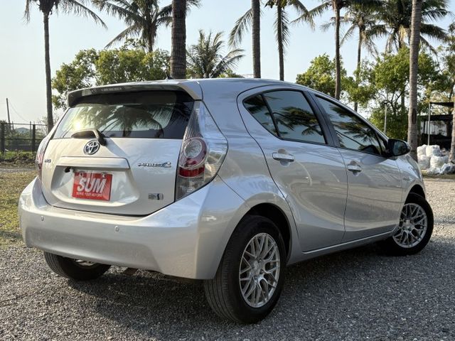 PRIUS C 1.5 油電車 十多萬即可入手 14萬時換過大電池 一手車 認證車 原版件 原廠保養 車況很好!!  第19張相片