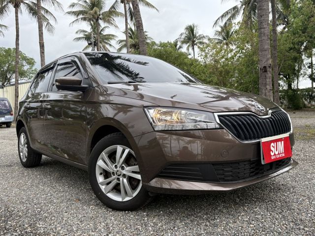 2021 SKODA FABIA ACC跟車 安全極佳的一款小車 原廠保養 1.0cc 省油 省稅 可保固 可全貸  第2張相片