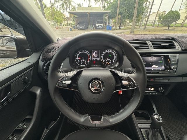 2021 SKODA FABIA ACC跟車 安全極佳的一款小車 原廠保養 1.0cc 省油 省稅 可保固 可全貸  第8張相片