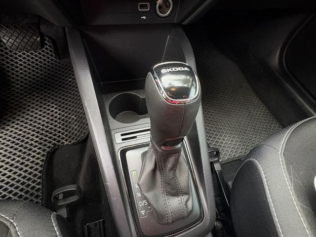 2021 SKODA FABIA ACC跟車 安全極佳的一款小車 原廠保養 1.0cc 省油 省稅 可保固 可全貸  第12張相片