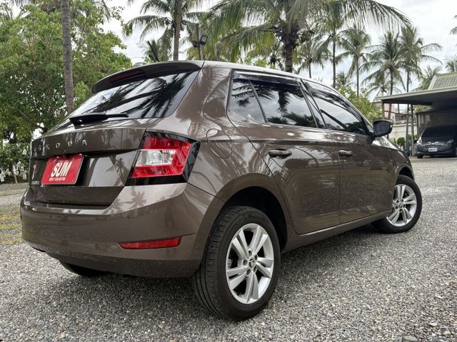 2021 SKODA FABIA ACC跟車 安全極佳的一款小車 原廠保養 1.0cc 省油 省稅 可保固 可全貸  第20張相片