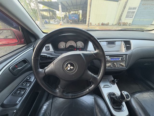 遮風避雨代步車 LANCER 1.6運動版  第6張相片