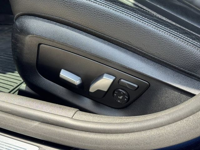 總代理 正M版 5AT自動跟車  抬頭顯示器 環景影像 IKEY摸門免鑰匙 認證車 可全貸  第9張相片