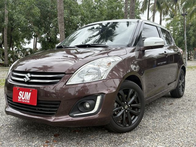 省油 好開 進口代步小車 SWIFT 雙色車身 免鑰匙啟動 麂皮座椅 恆溫  定速 安卓機隨後安排上  第1張相片