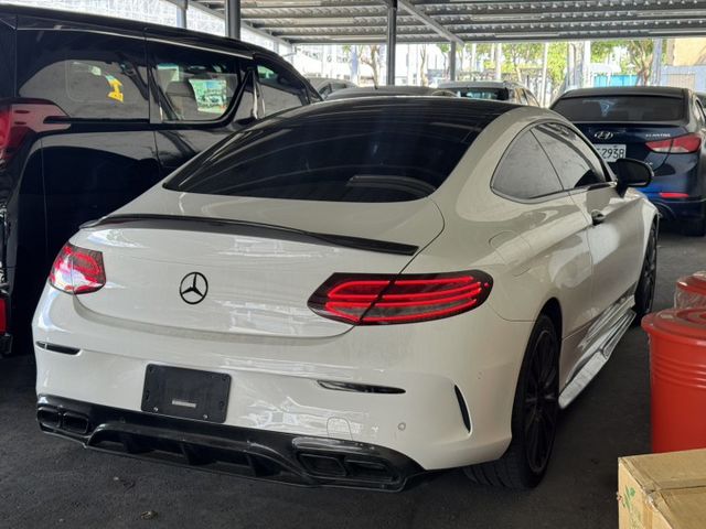 C300 COUPE AMG 僅跑6.9萬公里 升級全段閥門排氣管/二階晶片/卡夢套件/渦輪出風口/進氣套件  第2張相片