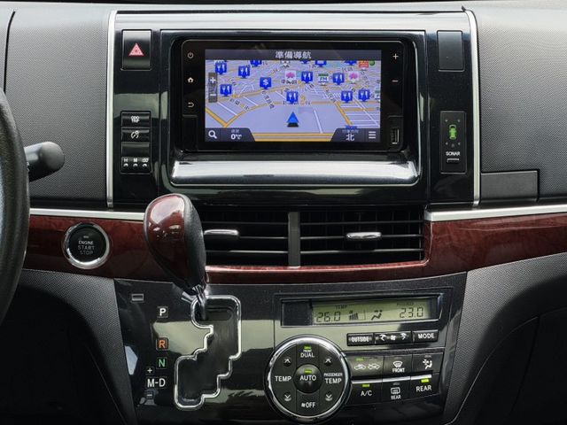 豪華版 全景雙天窗 雙電動滑門 僅跑9.7萬公里 全車原版件 配備滿滿  第12張相片