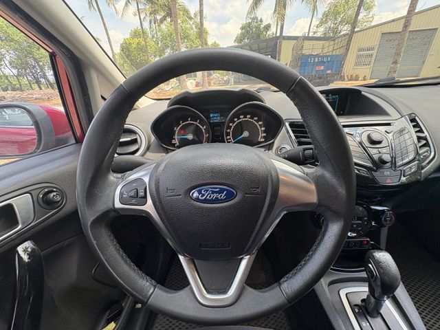2016 FORD FIESTA 1.0S版 渦輪  恆溫 免鑰匙 原廠保養 原版件 年稅金僅八千多元  第8張相片