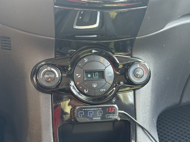 2016 FORD FIESTA 1.0S版 渦輪  恆溫 免鑰匙 原廠保養 原版件 年稅金僅八千多元  第11張相片