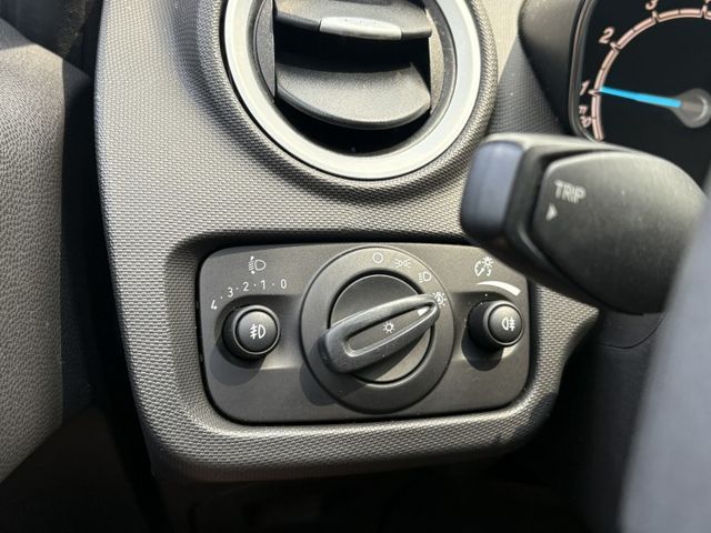 2016 FORD FIESTA 1.0S版 渦輪  恆溫 免鑰匙 原廠保養 原版件 年稅金僅八千多元  第12張相片