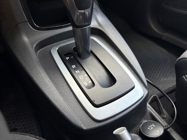 2016 FORD FIESTA 1.0S版 渦輪  恆溫 免鑰匙 原廠保養 原版件 年稅金僅八千多元  第13張相片