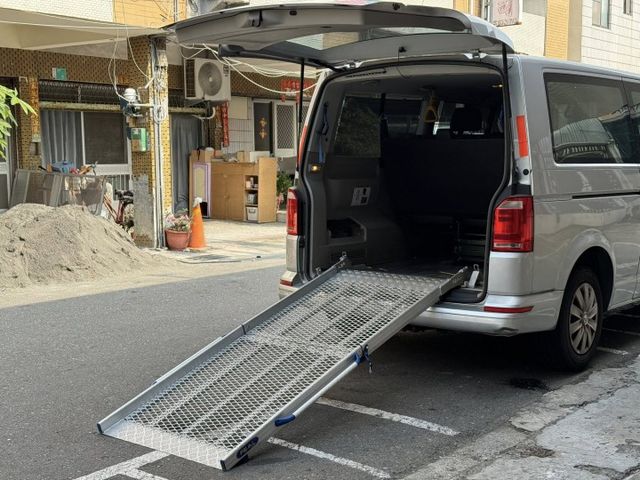 長軸9人座 自排柴油 福祉車 可變回9人座  第3張相片