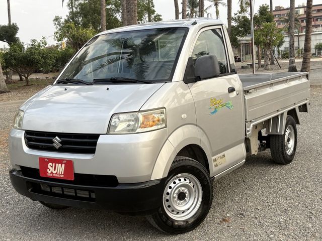 鈴木 吉利 一台進口的小貨車  比菱利大台也比較好坐 一手車 只跑6萬6 原版件 只有載著樓梯在市區穿梭 無惡操  第1張相片