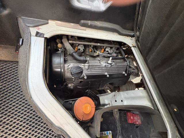 鈴木 吉利 一台進口的小貨車  比菱利大台也比較好坐 一手車 只跑6萬6 原版件 只有載著樓梯在市區穿梭 無惡操  第6張相片